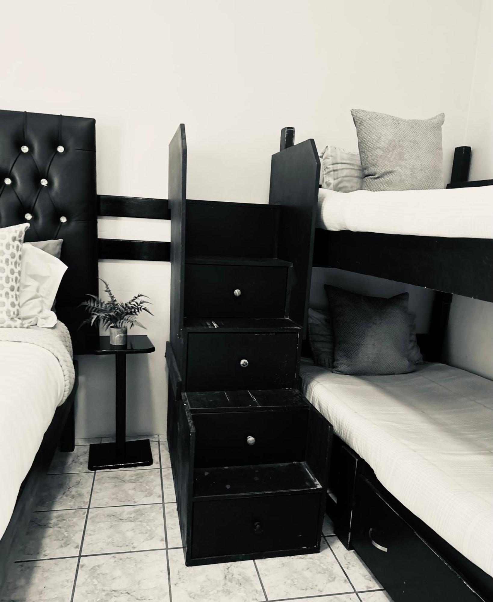Skyfly Bed & Breakfast Manzini Buitenkant foto